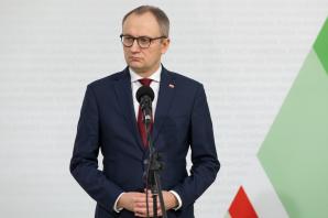 [VIDEO] Wiceminister Błażej Poboży przedstawił zasady obecności mediów w pasie przygranicznym z Białorusią
