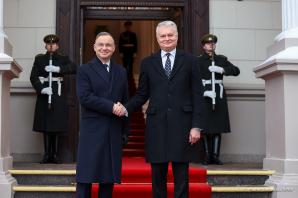 [VIDEO] Na wileńskim Cmentarzu na Rossie Prezydenci Polski i Litwy wzięli udział w uroczystych obchodach 161. rocznicy wybuchu Powstania Styczniowego